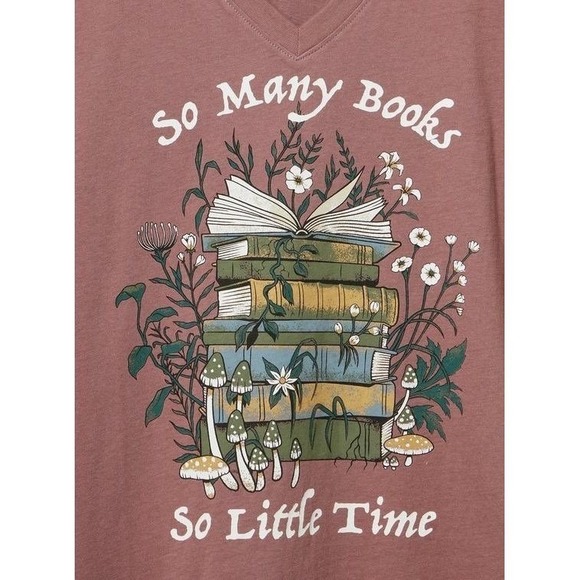 torrid Tops - NWT Torrid Classic V-Neck Tee "So Many Books" 4X